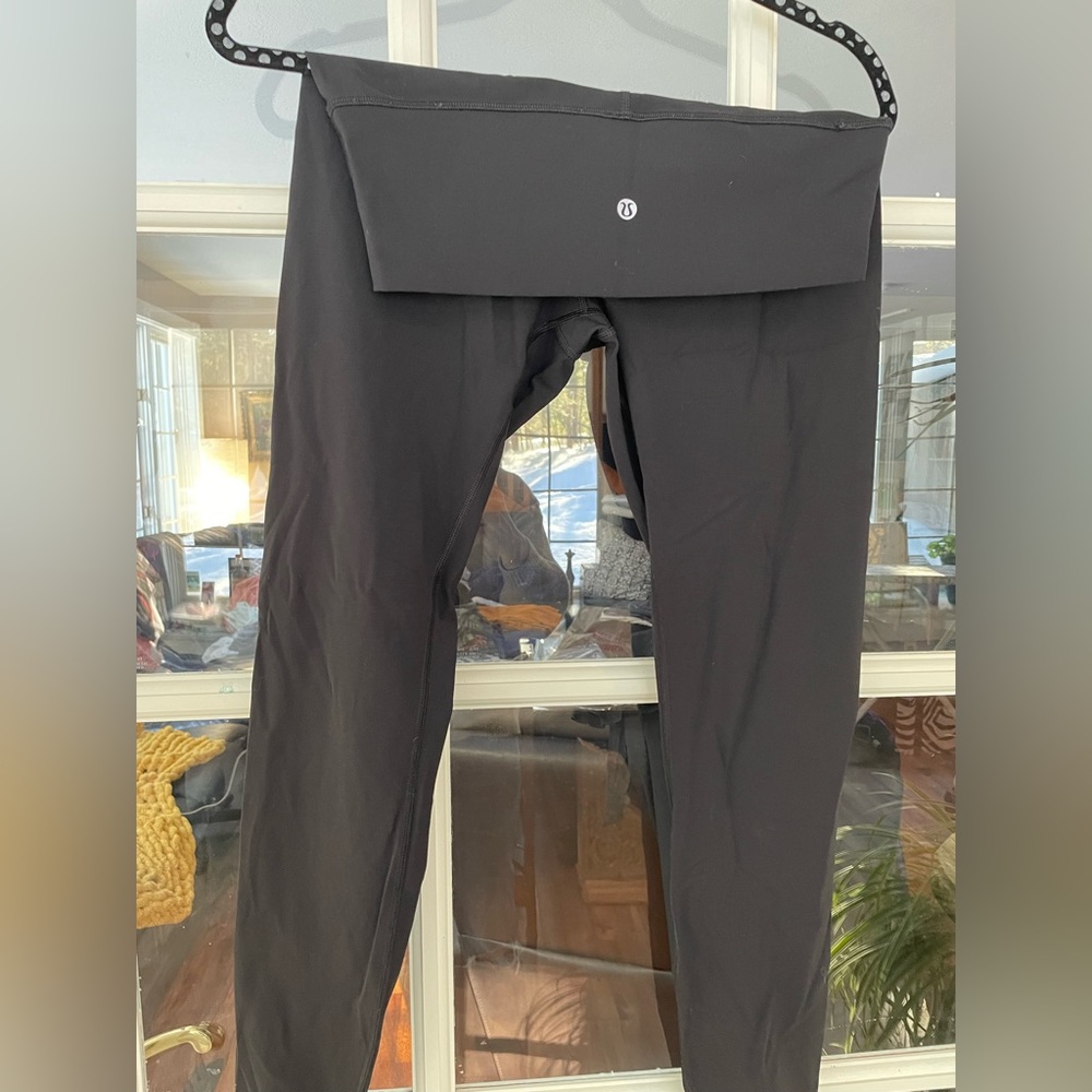 Lululemon Wunder Under NWOT size 8 black legging - never worn